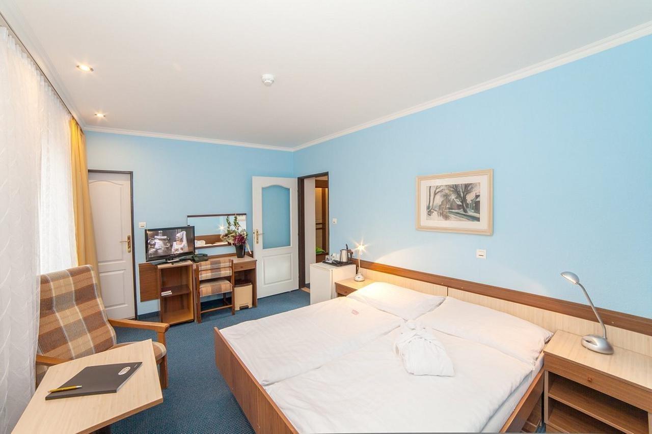 Krivan Hotel Карловы Вары Экстерьер фото